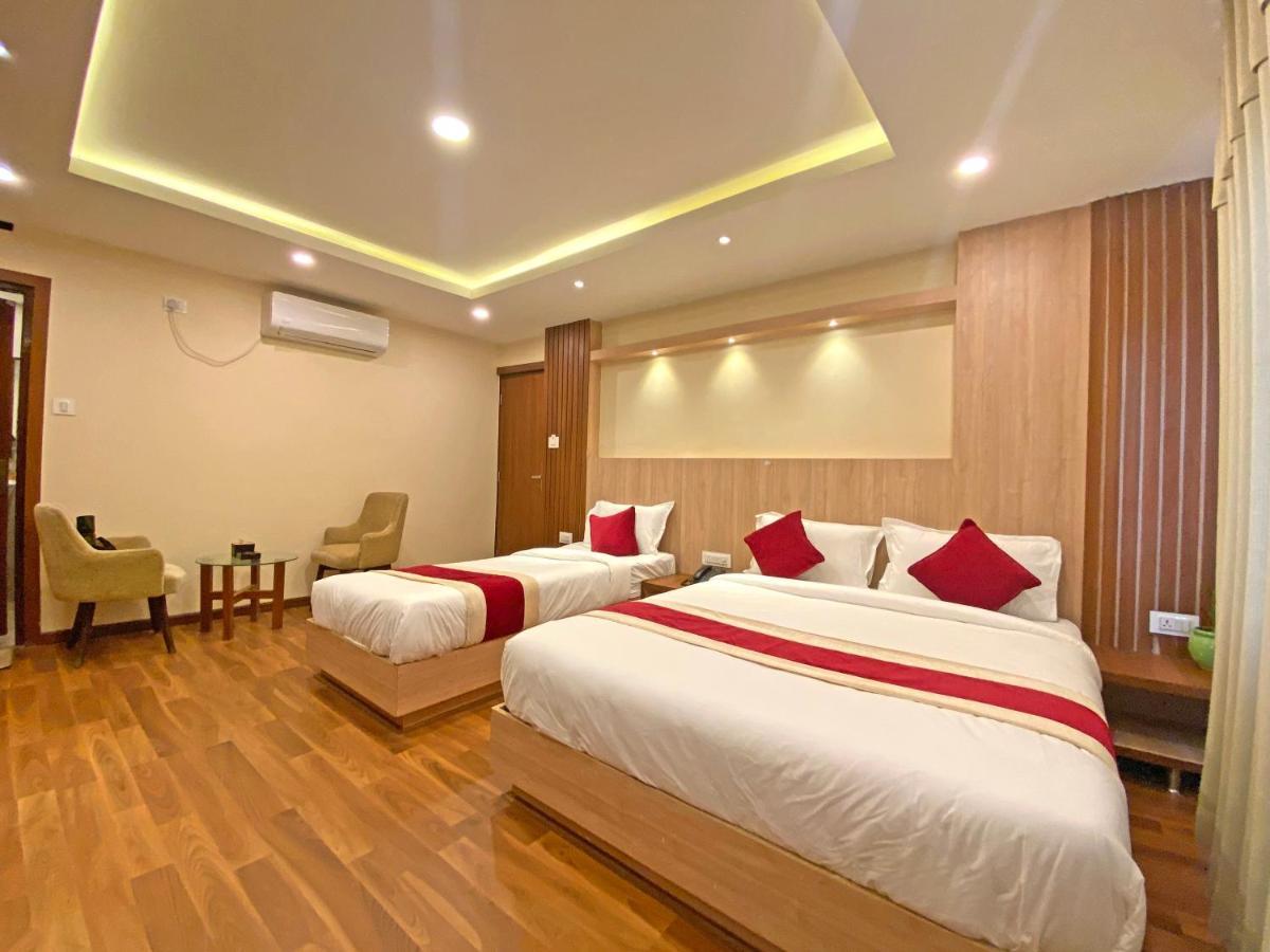 Hotel Nilakantha Pvt. Ltd กาฐมาณฑุ ภายนอก รูปภาพ