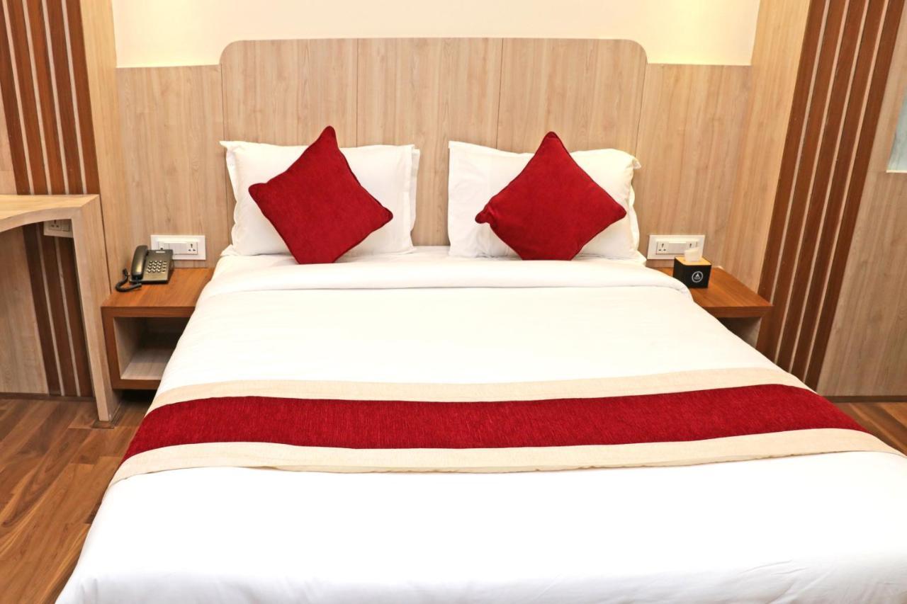 Hotel Nilakantha Pvt. Ltd กาฐมาณฑุ ภายนอก รูปภาพ