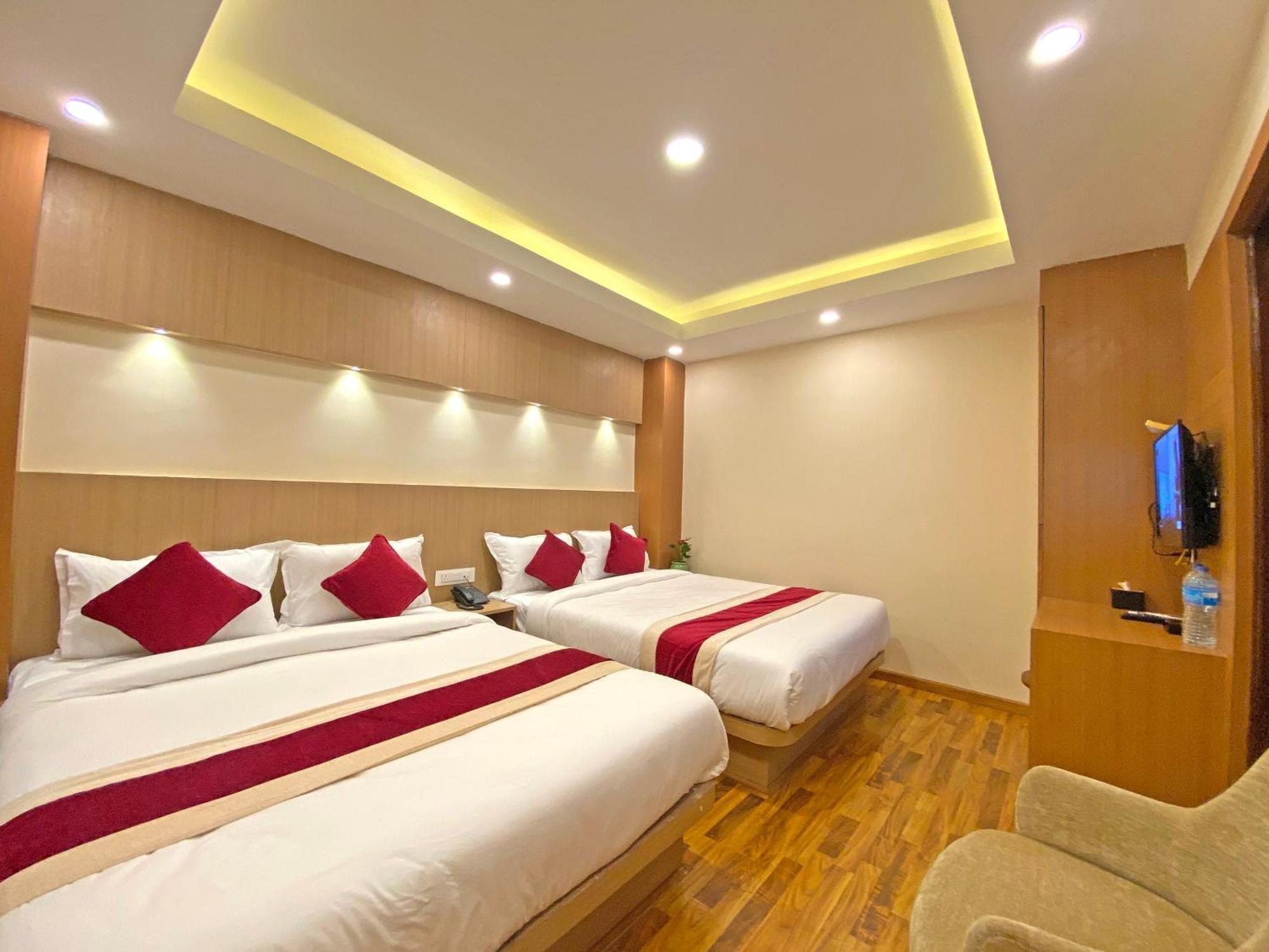 Hotel Nilakantha Pvt. Ltd กาฐมาณฑุ ภายนอก รูปภาพ