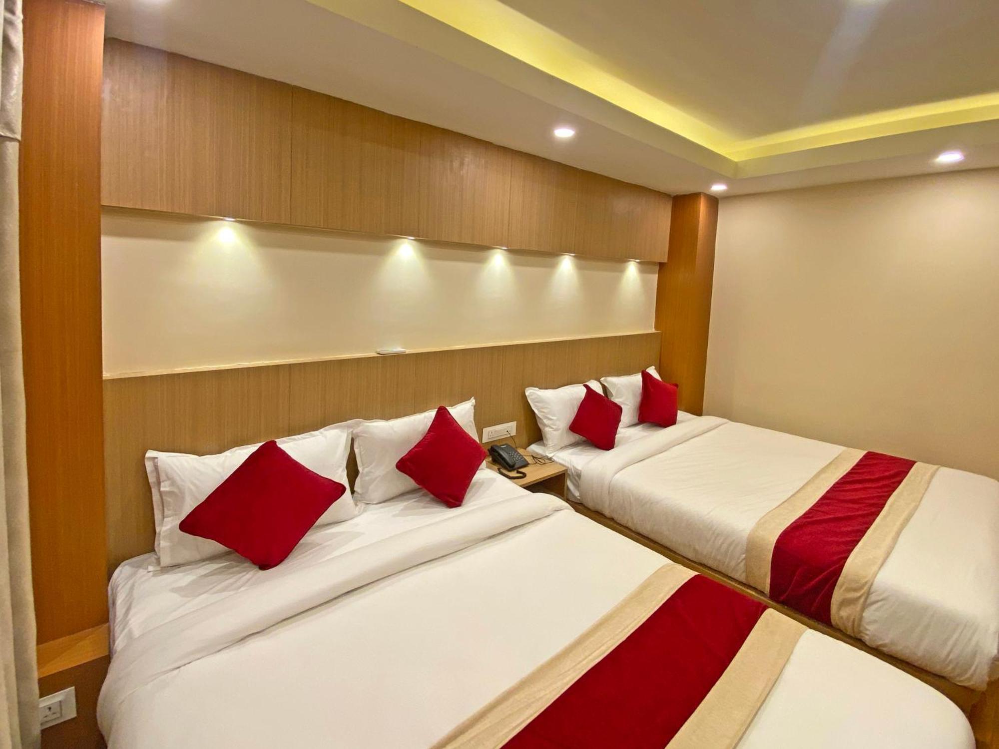 Hotel Nilakantha Pvt. Ltd กาฐมาณฑุ ภายนอก รูปภาพ