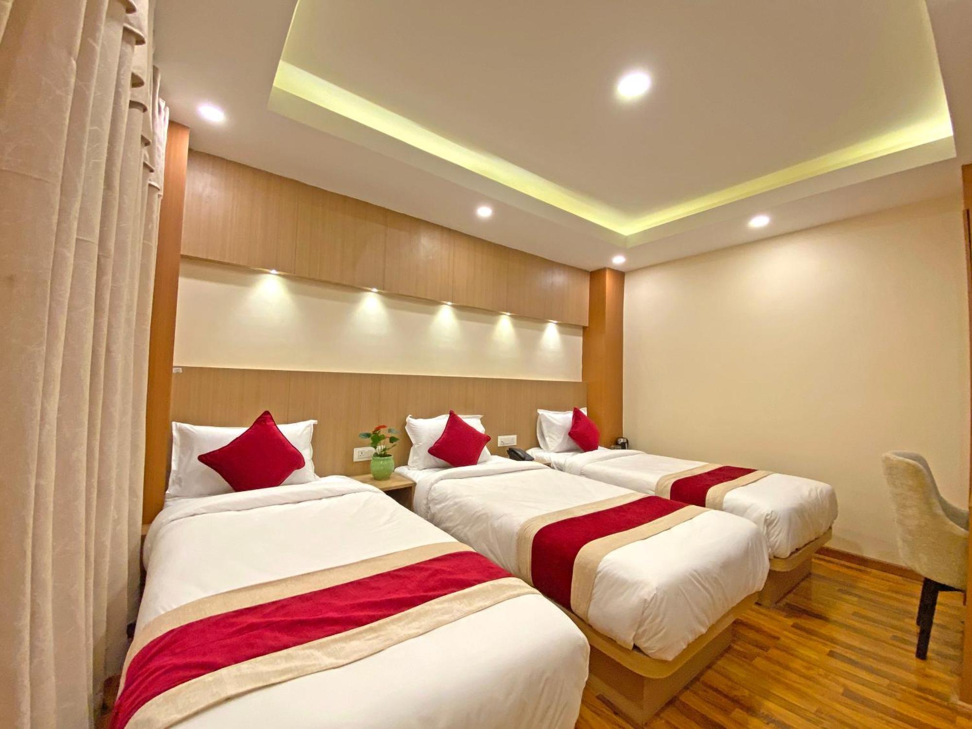 Hotel Nilakantha Pvt. Ltd กาฐมาณฑุ ภายนอก รูปภาพ